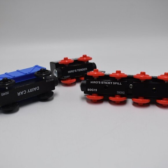 Hiro's Sticky Spill Thomas the Tank & Friends Wooden Train Learning Curve 2012 - Picture 12 of 12